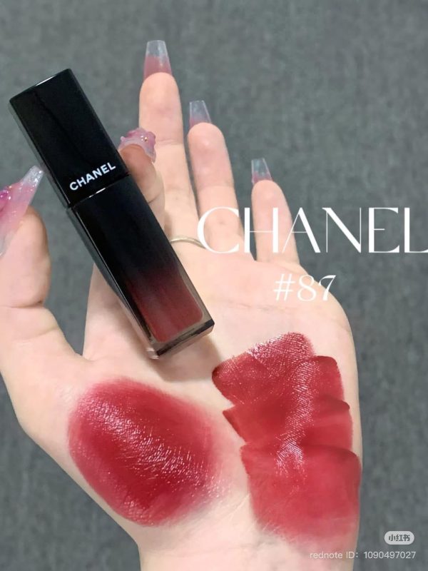 Son kem Chanel 87 tone đỏ đậm sang chảnh