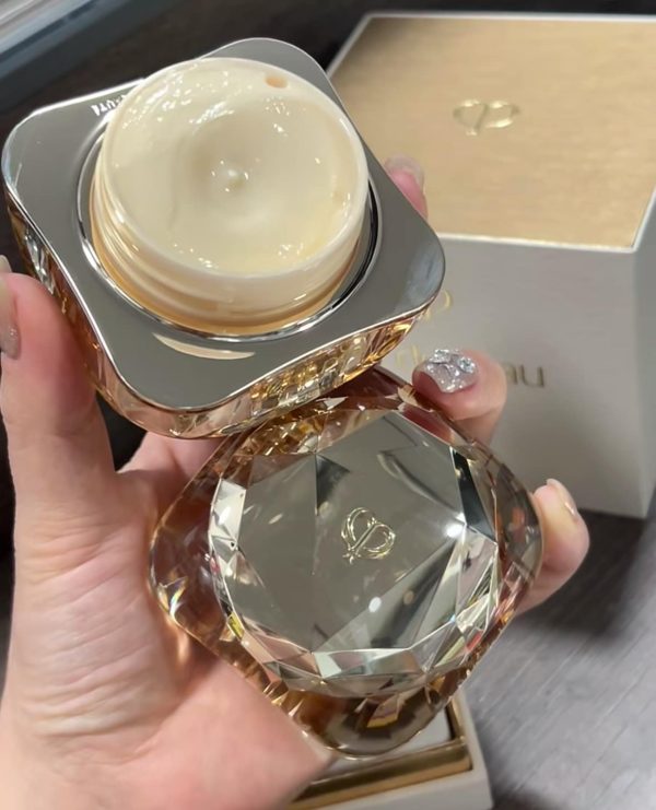Kem dưỡng chống lão hoá Cle de peau La Cream - Viên kim cương của hãng